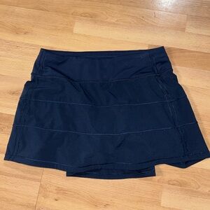 Lululemon tennis skirt! Never worn before just missing the size tag.